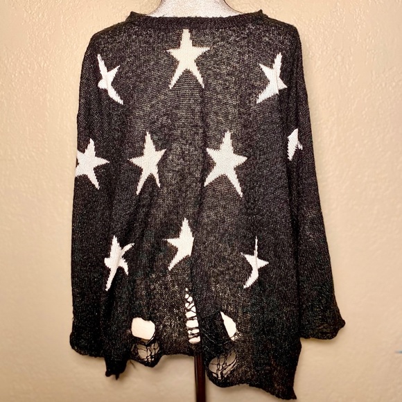Rue. the style Destroyed Star Sweater - Picture 2 of 5